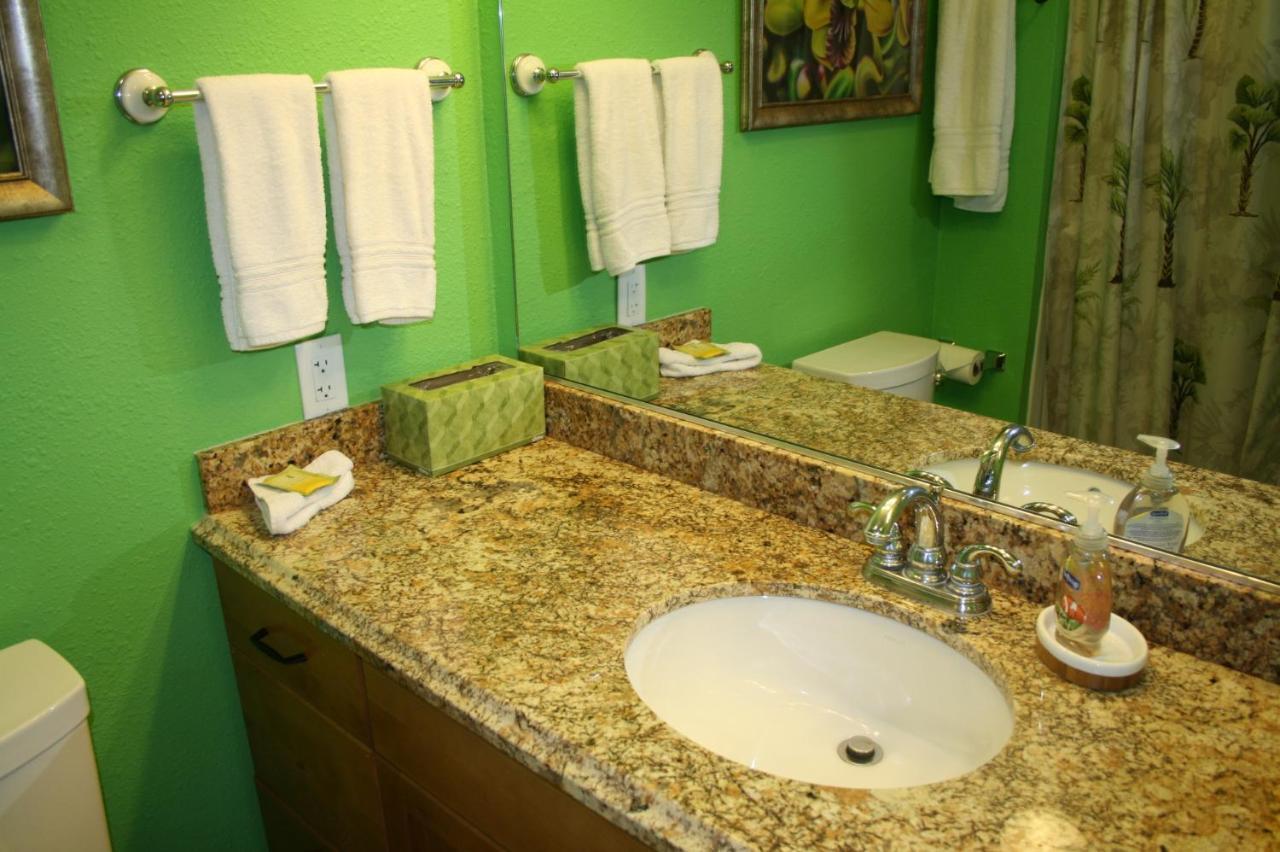 Sea Village 2Nd Floor Direct Oceanfront Unit With Extensive Upgrades Kailua-Kona Exterior photo
